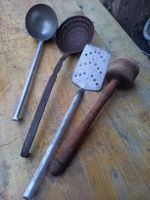 Alte, zum Teil antike Küchenutensilien Set 4-teilig gebrauch