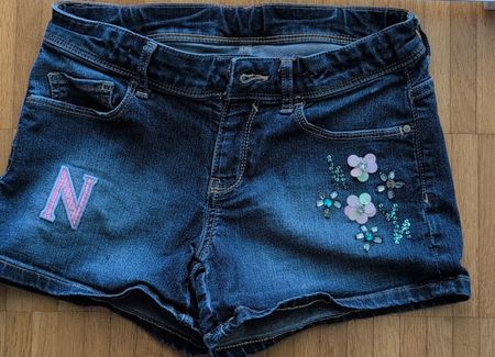 Jeans-Shorts mit Applikation Grösse ca. 146/152 gebraucht