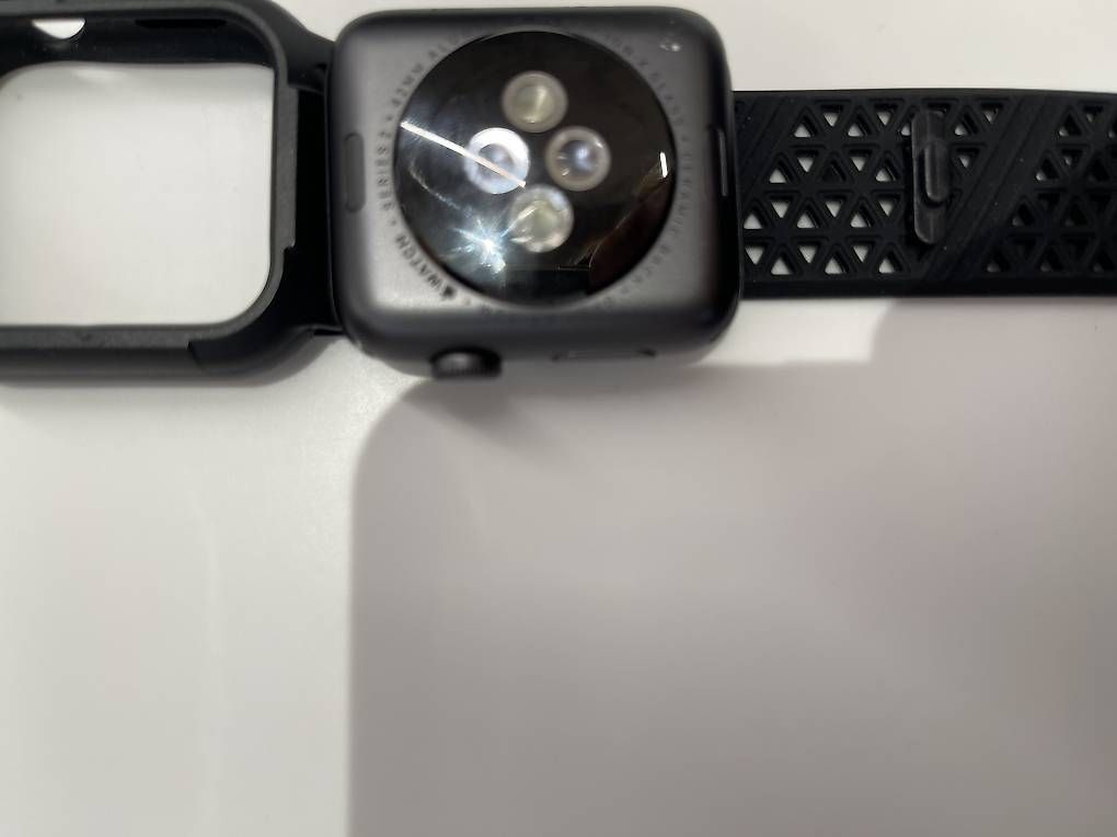 Smartwatch: Apple Watch Series 2 with Original Armband – D'occasion à Melide par cla_g5fs 1