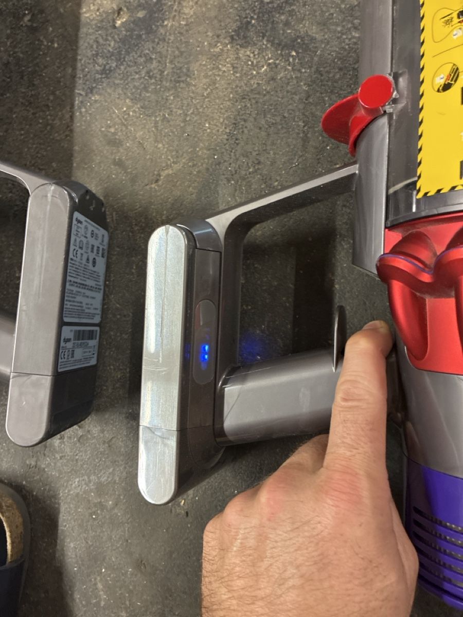 Dyson Aspirateurs & Accessoires: Dyson, Staubsauger gebraucht – D'occasion à Laufen par c44 1