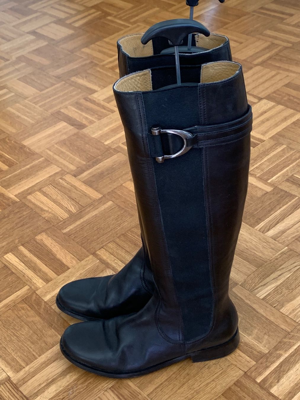 Navyboot Damenschuhe: Navyboot Lederstiefel Gr. 38 schwarz – Gebraucht aus Baar von swi_w6jc 1