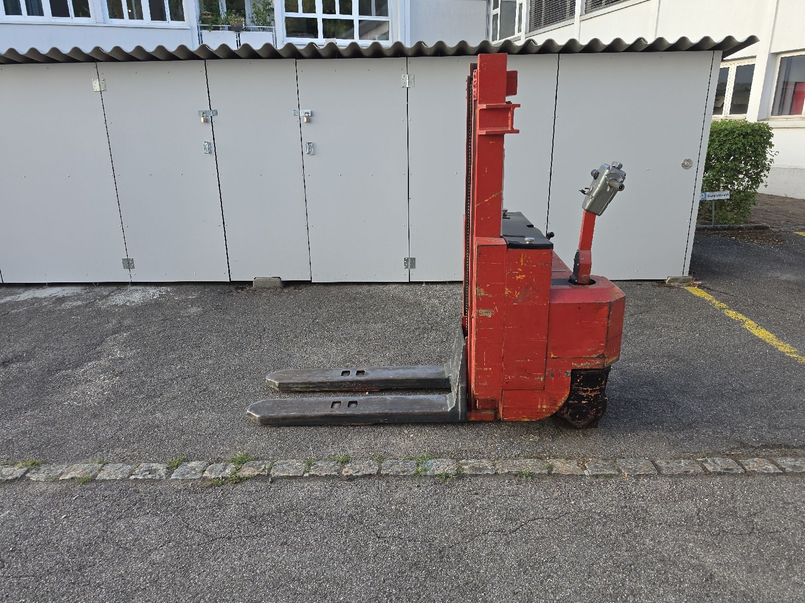 Carrelli elevatori e a forche: Hubwagen, Gabelstapler, Ameise – Usato da Büren SO venduto da mic_m5lm