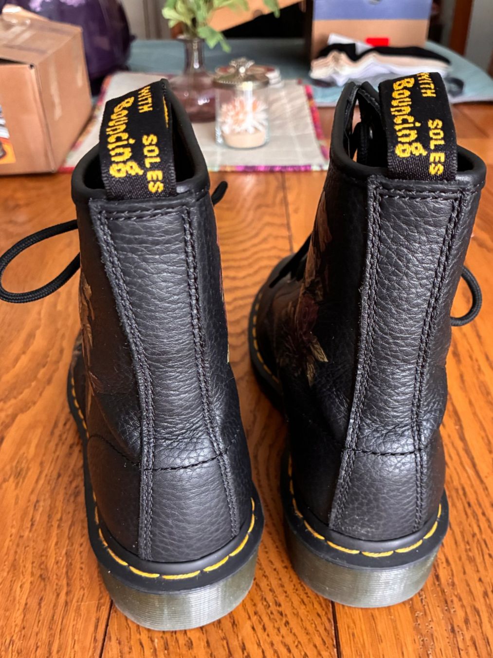 Dr. Martens Scarpe da donna: Chaussures Dr Martens motif fleurs Taille 38 – Usato da Vevey venduto da zecollector 6
