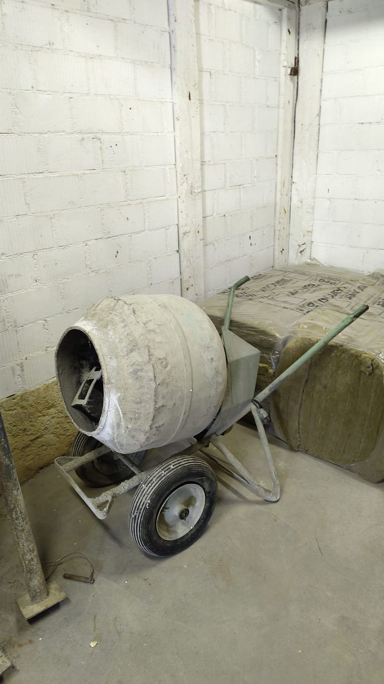Tutte le macchine: Beton Mischer  – Usato da Othmarsingen venduto da Pinutscho 2