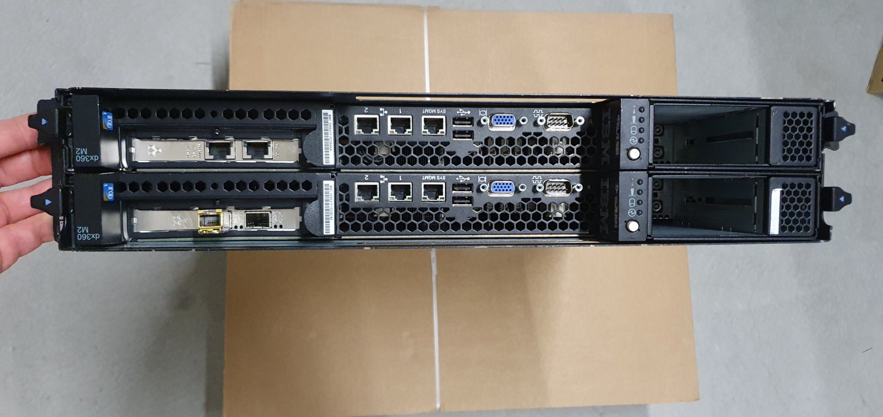 Intel Server: IBM 6385-HC1 2U SERVER mit 2 Blade 4x XEON E5520 CPU – Usato da Gerlafingen venduto da dulifuli 4