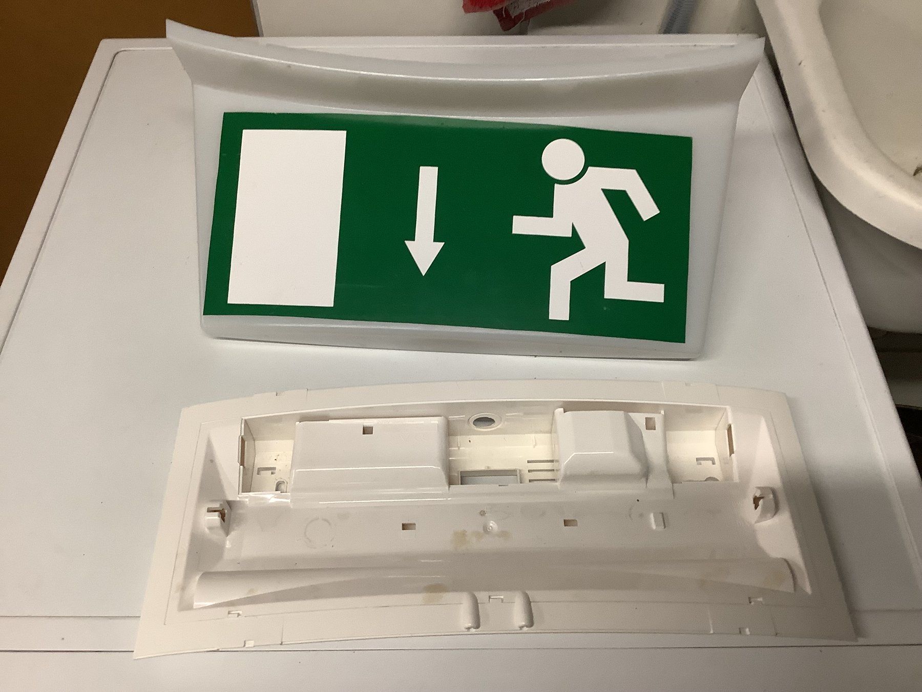 Lampade: NOT AUS GEHÄUSE – Usato da Glarus venduto da Mdelphi 2