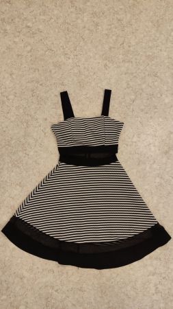 Sommerkleider, chic, Gr. S, NEU! (verschiedene)