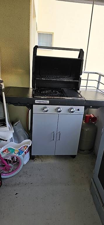 Grils: Campinggas Barbecue – D'occasion à Hinwil par Banthustanais