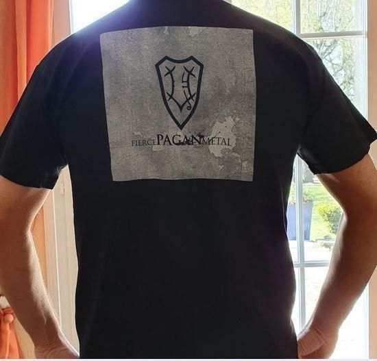 T-shirt: TS Urt, black metal – Nuovo (secondo la descrizione) da St-Cergue venduto da VeganWarrior 1