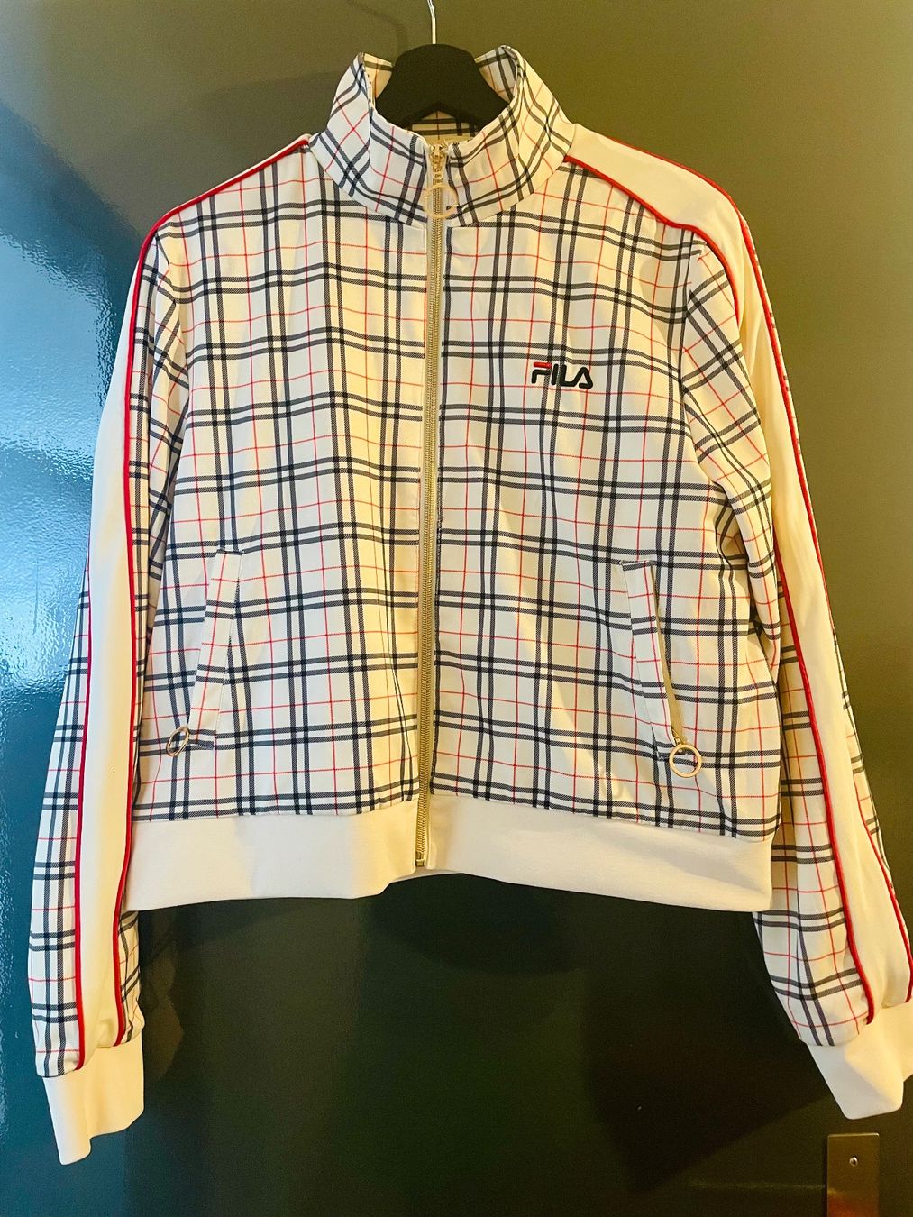Fila Vestes: Ungetragene FILA Trainingsjacke – Neuf (Voir description) à Obergösgen par bac_5v67
