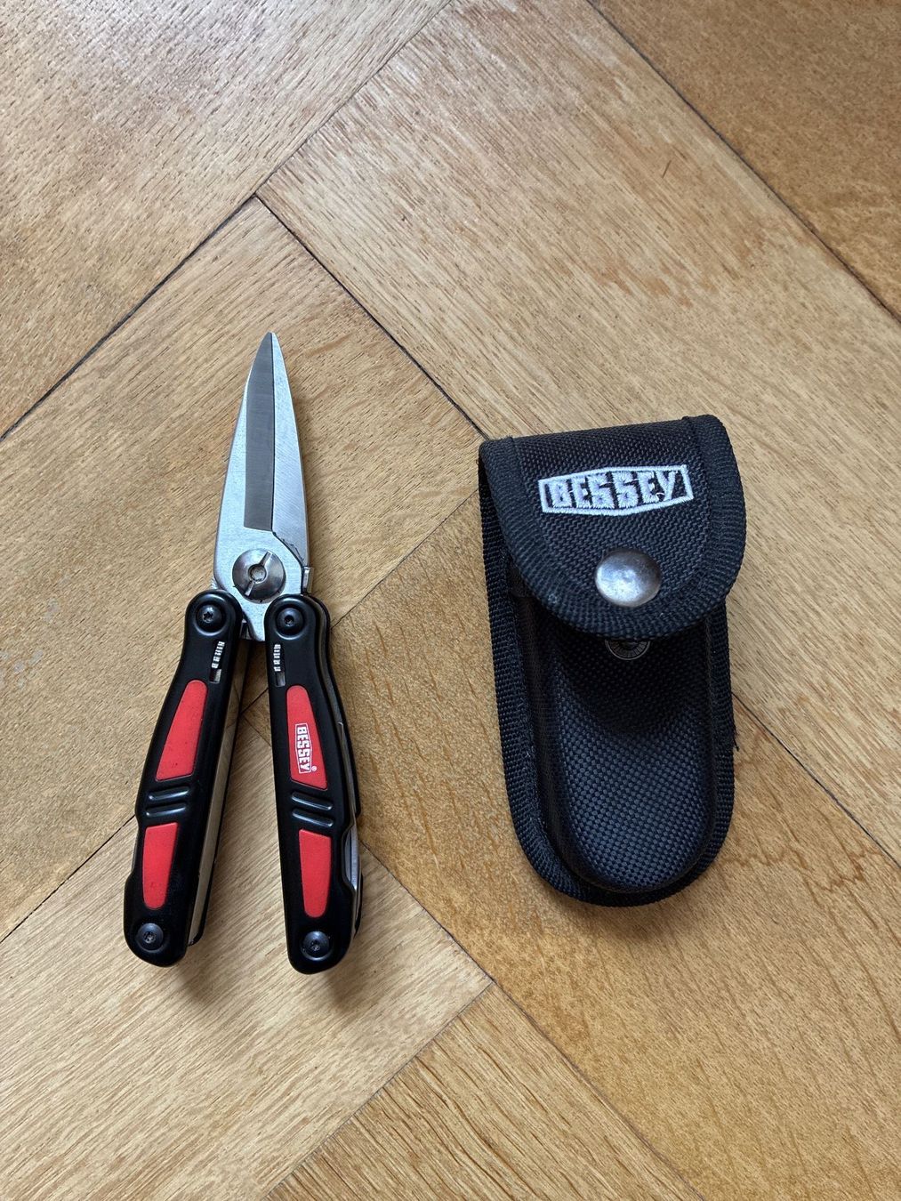 Bessey Tutti gli attrezzi: Bessey outil multifonctions, avec étui. – Usato da Genève venduto da beh_d27l