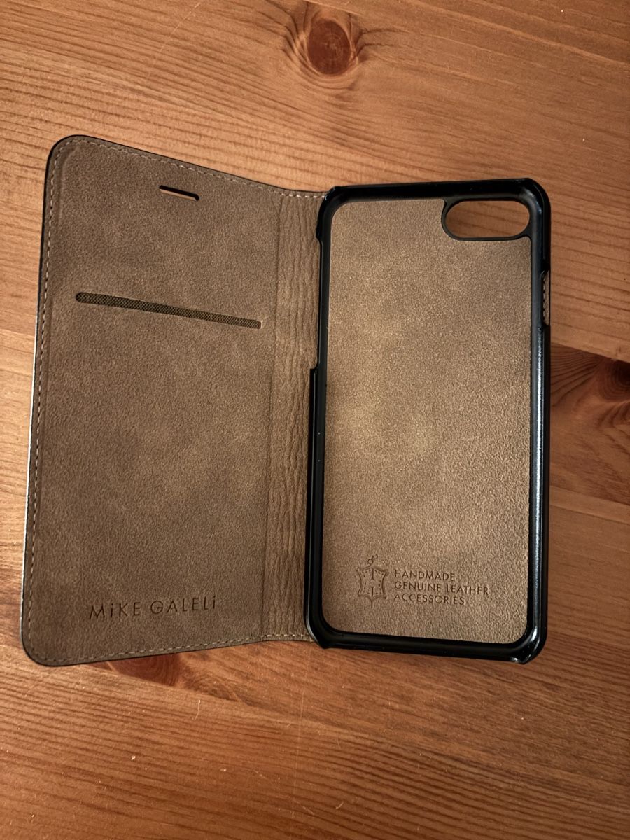Gear4 Coques & Protection écran: !! LEDER HÜLLE IPHONE 7/8 – Neuf avec emballage d'origine à Arlesheim par MR_M_B 2