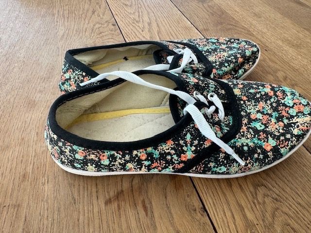 Damenschuhe: bunte Sneakers Gr. 36 – Gebraucht aus Schöfflisdorf von kin_2dp9 1
