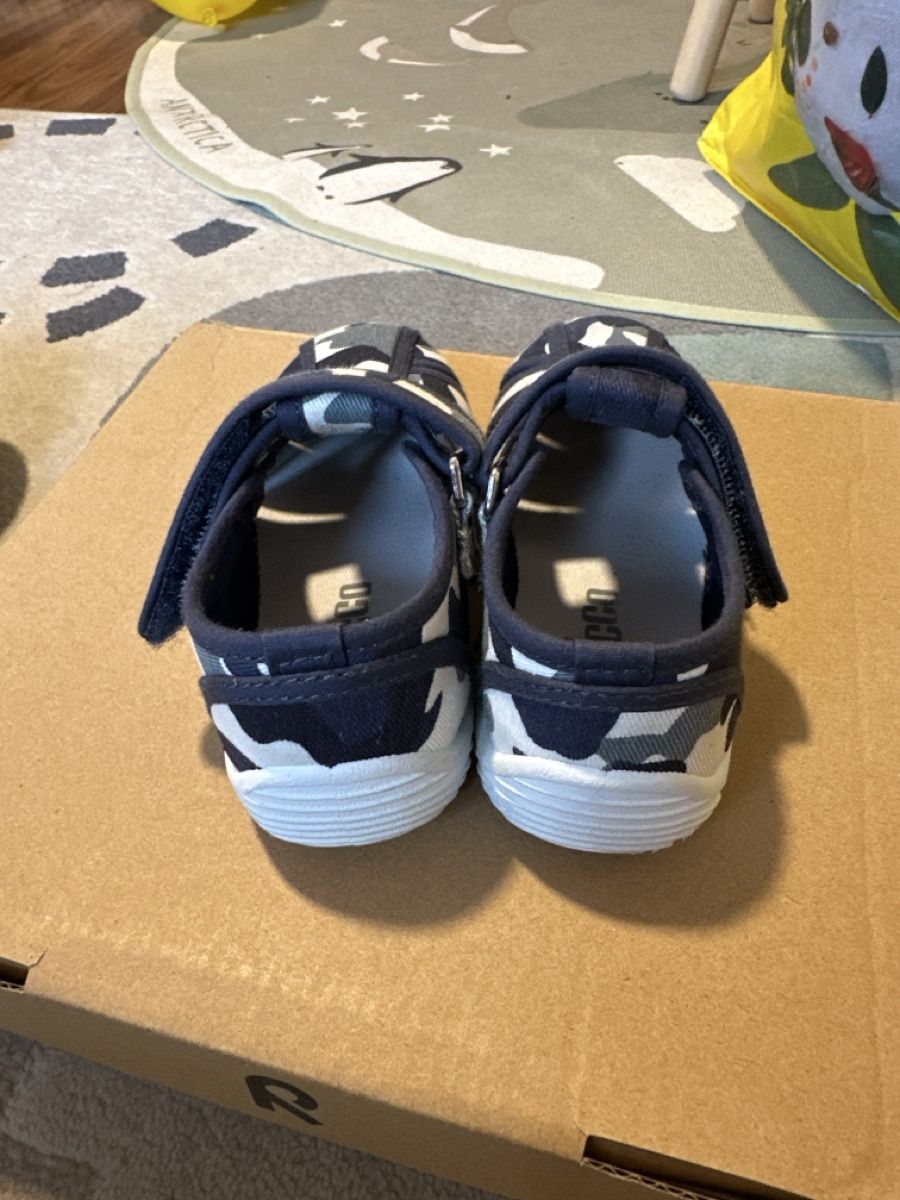 Scarpe per ragazzi: Chicco hausschuhe grösse 24 – Usato da Zermatt venduto da katytesunshine 1