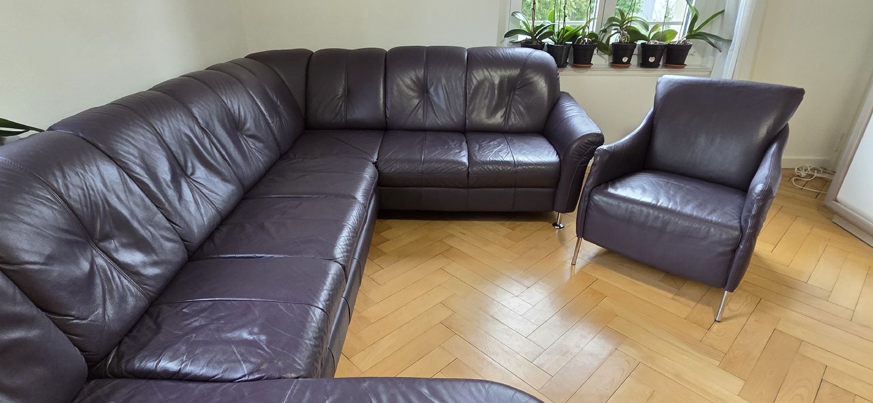 Sofas: Ledersofa, Farbe aubergine – D'occasion à Zürich par Aljode 2