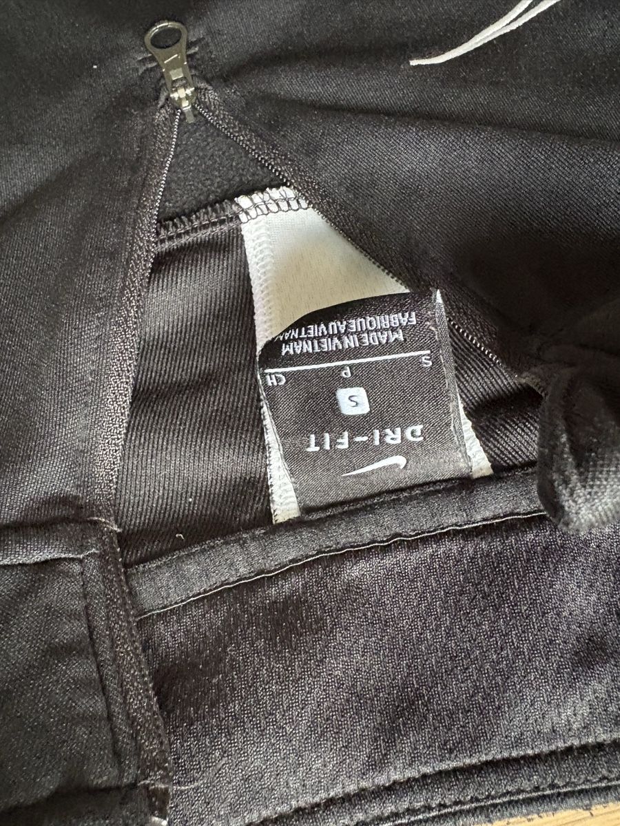 Nike Kleiderpakete & -sets: Ensemble Nike Dri-Fit noir taille S pour garçon – Gebraucht aus le landeron von Ciuffo 1