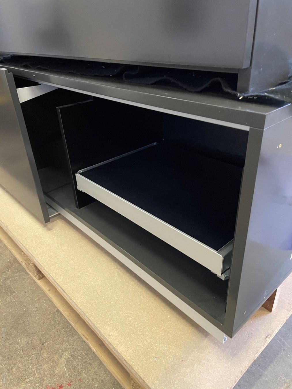 Mobili TV: TV-Sideboard – Usato da Zuzgen venduto da Anothai 5