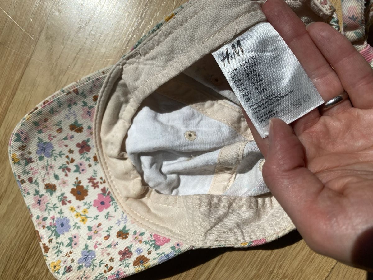 H&M Altro abbigliamento per bambina: Summet hat H&M 3-7 yo – Usato da Zürich venduto da Mariaov 1