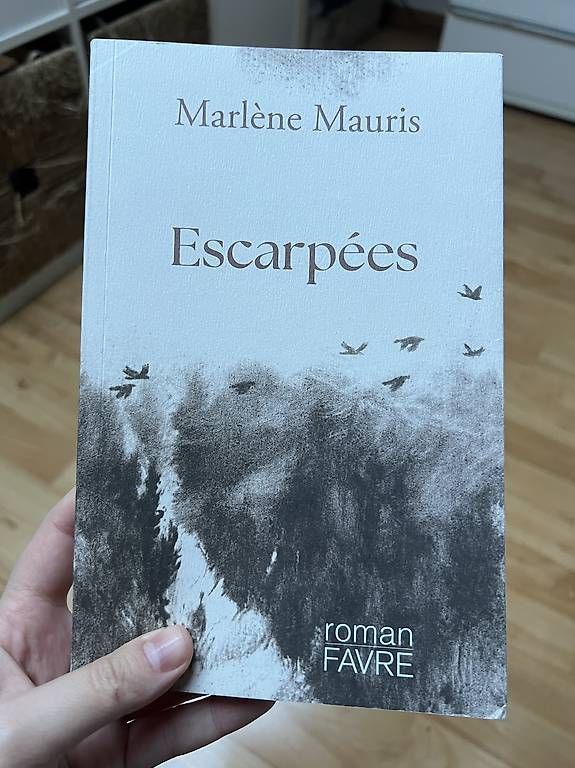 Libri: Livre Escarpées - Marlène Mauris – Usato da Bossonnens venduto da noemie_01
