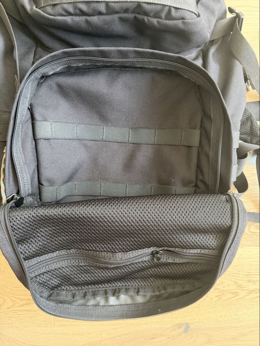 Sacs à dos: Tasmanian Tiger TT Modular Combat Rucksack mit Molle schwarz – D'occasion à Wolfhausen par lance83 3
