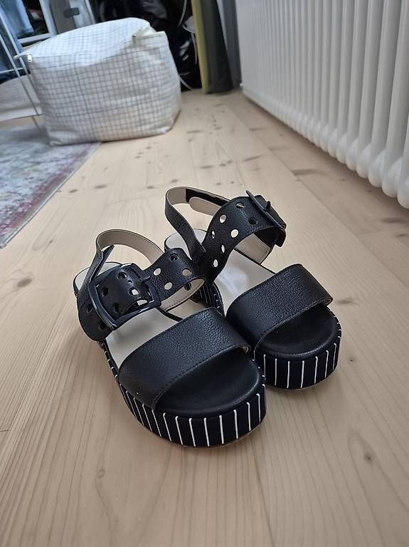 Scarpe da donna: Sandalen von Jeannot Gr. 38 – Usato da St. Gallen venduto da olivanna 1
