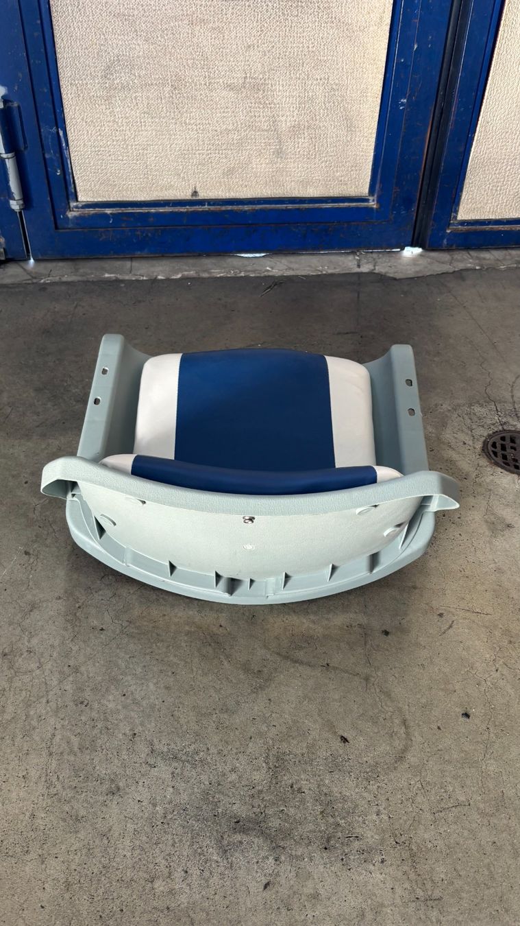Accessori per altri veicoli: Klappbarer Bootssitz blau/weiss – Usato da Küssnacht venduto da Derby7007 1