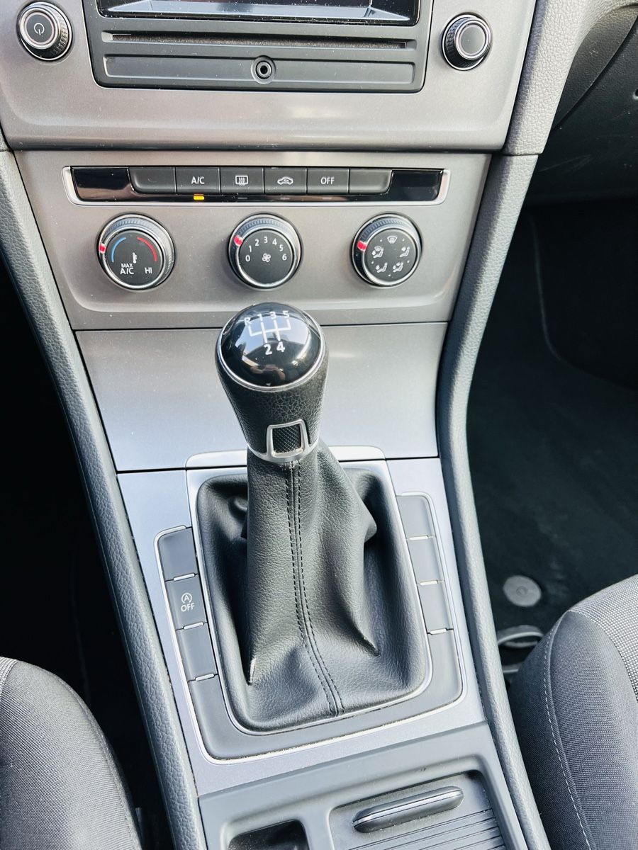 VW Automobili: VW GOLF 7   1.6 Diesel – Usato da Urdorf venduto da Faz_19 6