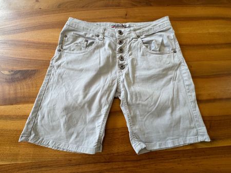 Coole Sommer-Shorts von Please Gr. M