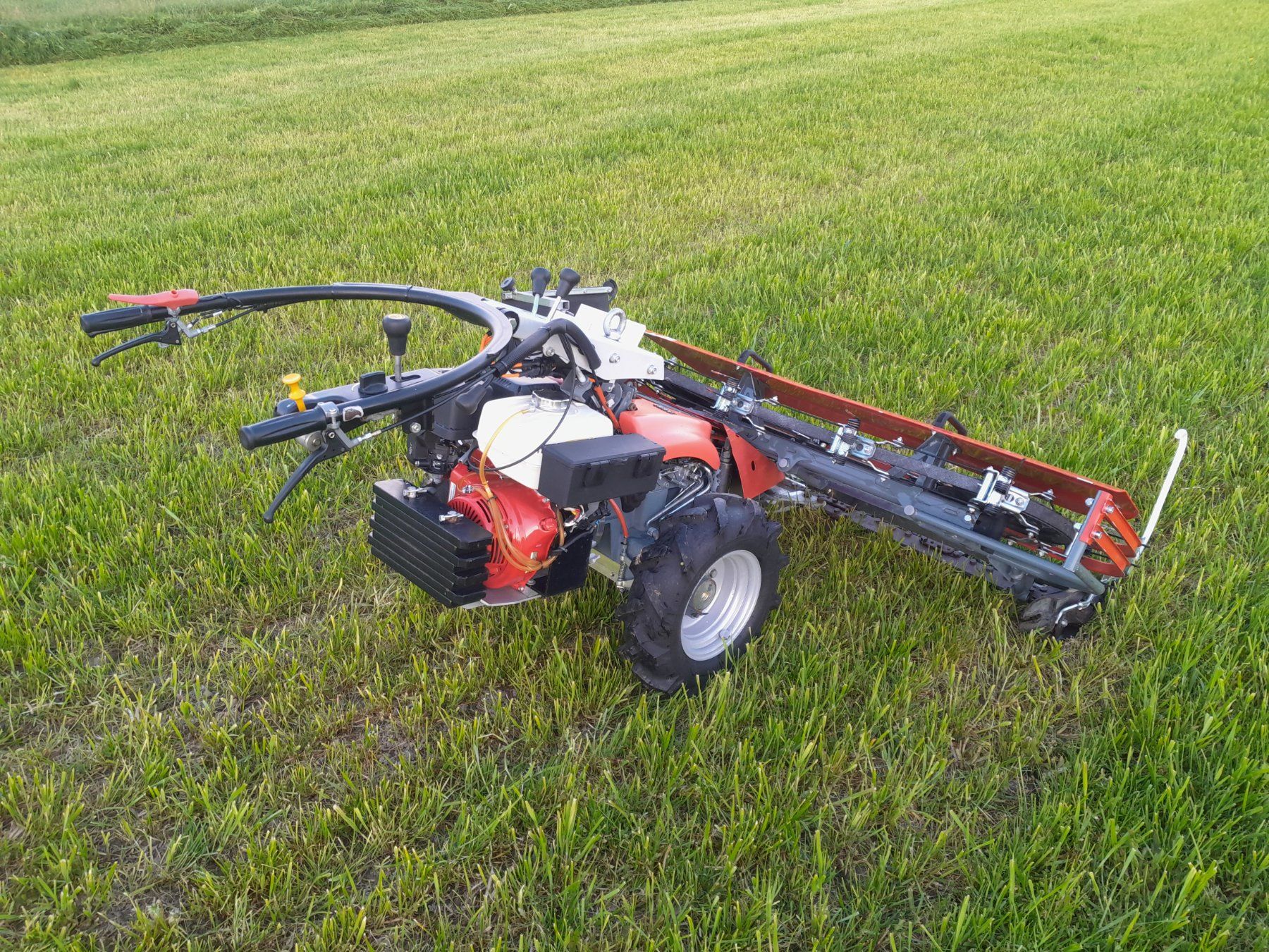 Aebi Tutte le macchine: AEBI CC36 mit Bandeingraser – Usato da Oberkirch LU venduto da terratrac120 4