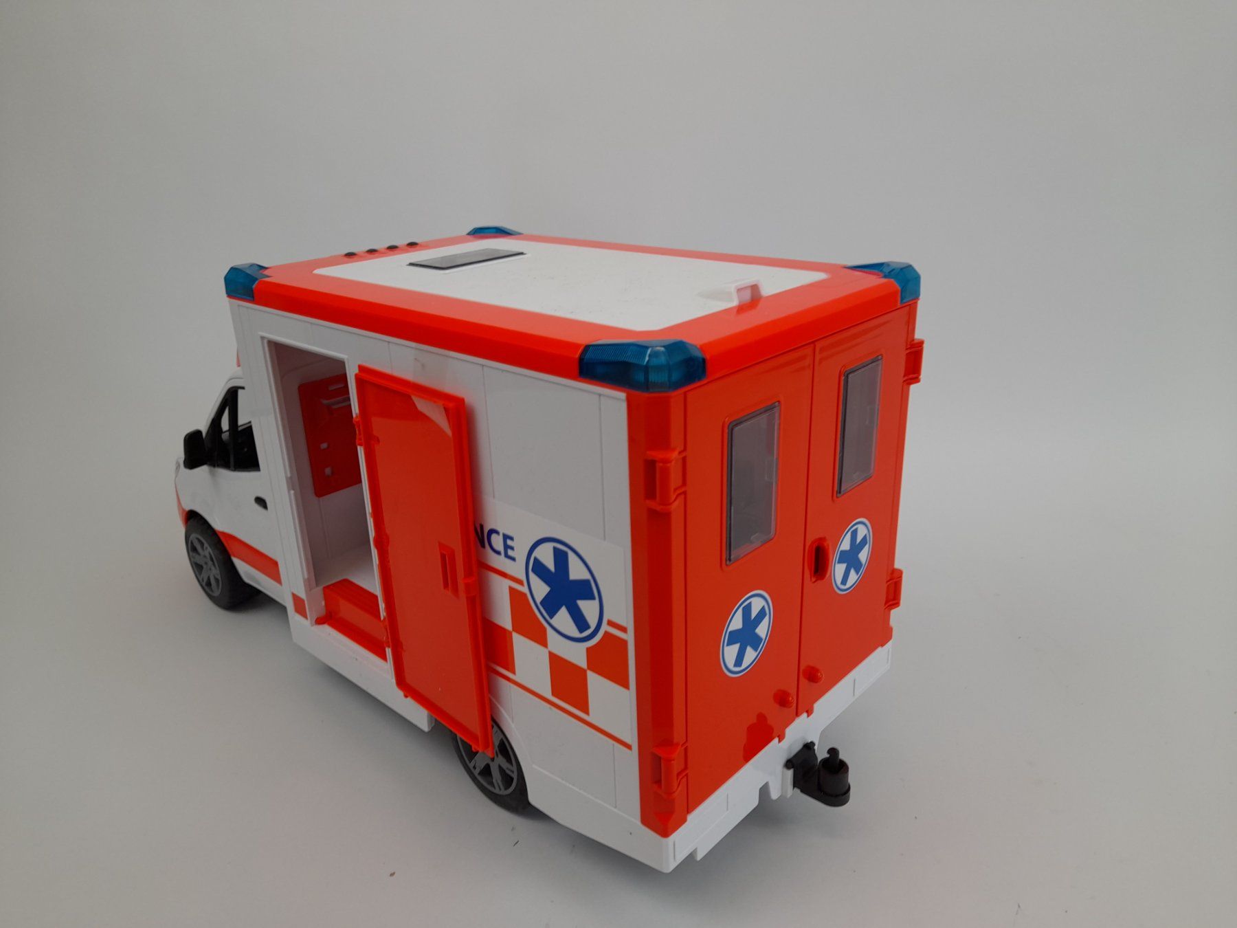 Bruder Giocattoli: BRUDER MB Sprinter Ambulanz mit Fahrer – Nuovo (secondo la descrizione) da Liebefeld venduto da Restwert_Liebefeld 4