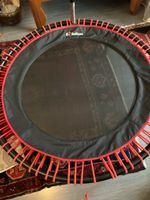 Bellicon Trampolin schwarz rot mit Haltestange gebraucht