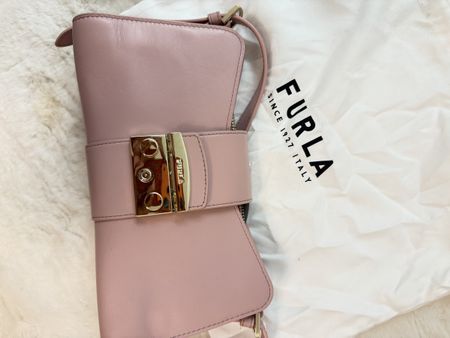 Furla Tasche in Zartrosa – perfekt für den Frühling!