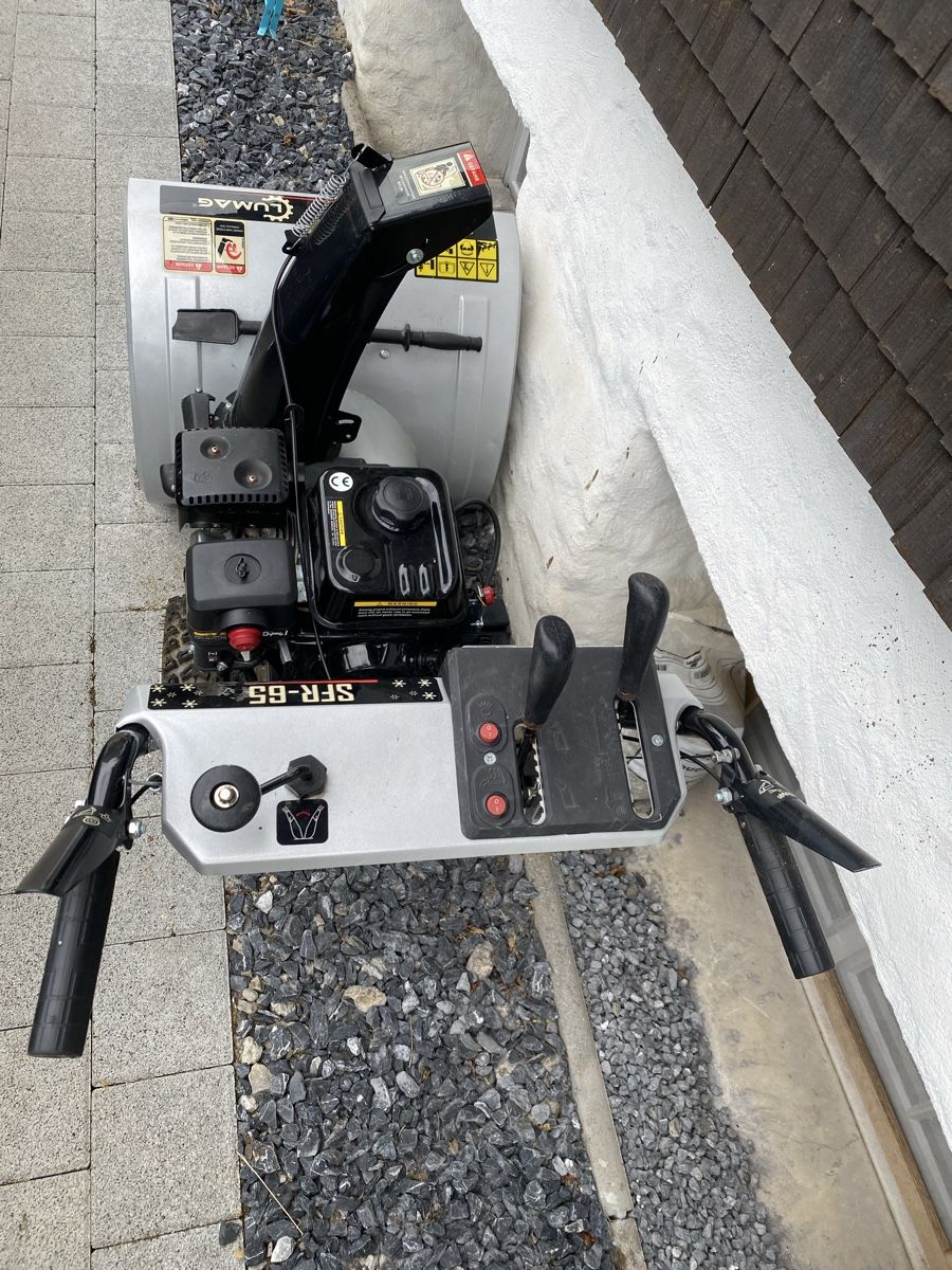 Sgombero neve: Schneeräumgerät Lumas SFR-65 196ccm / 24" guter Zustand – Usato da Jona venduto da andres57 1