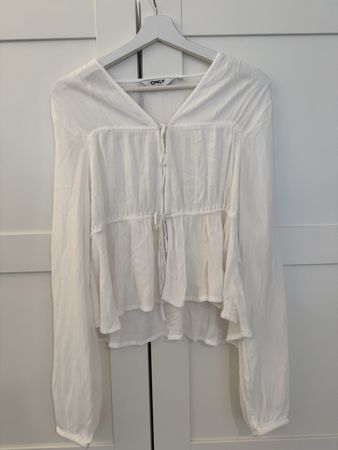 Weisses ONLY Sommer-Top, Gr. 38, ideal für warme Tage!