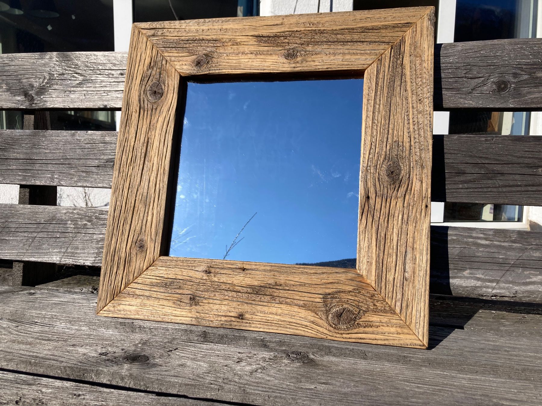 Miroirs: Rustikaler Spiegel mit Altholzrahmen, 46x46cm – Neuf (Voir description) à Domat/Ems par Stein_und_Holzbruch 1