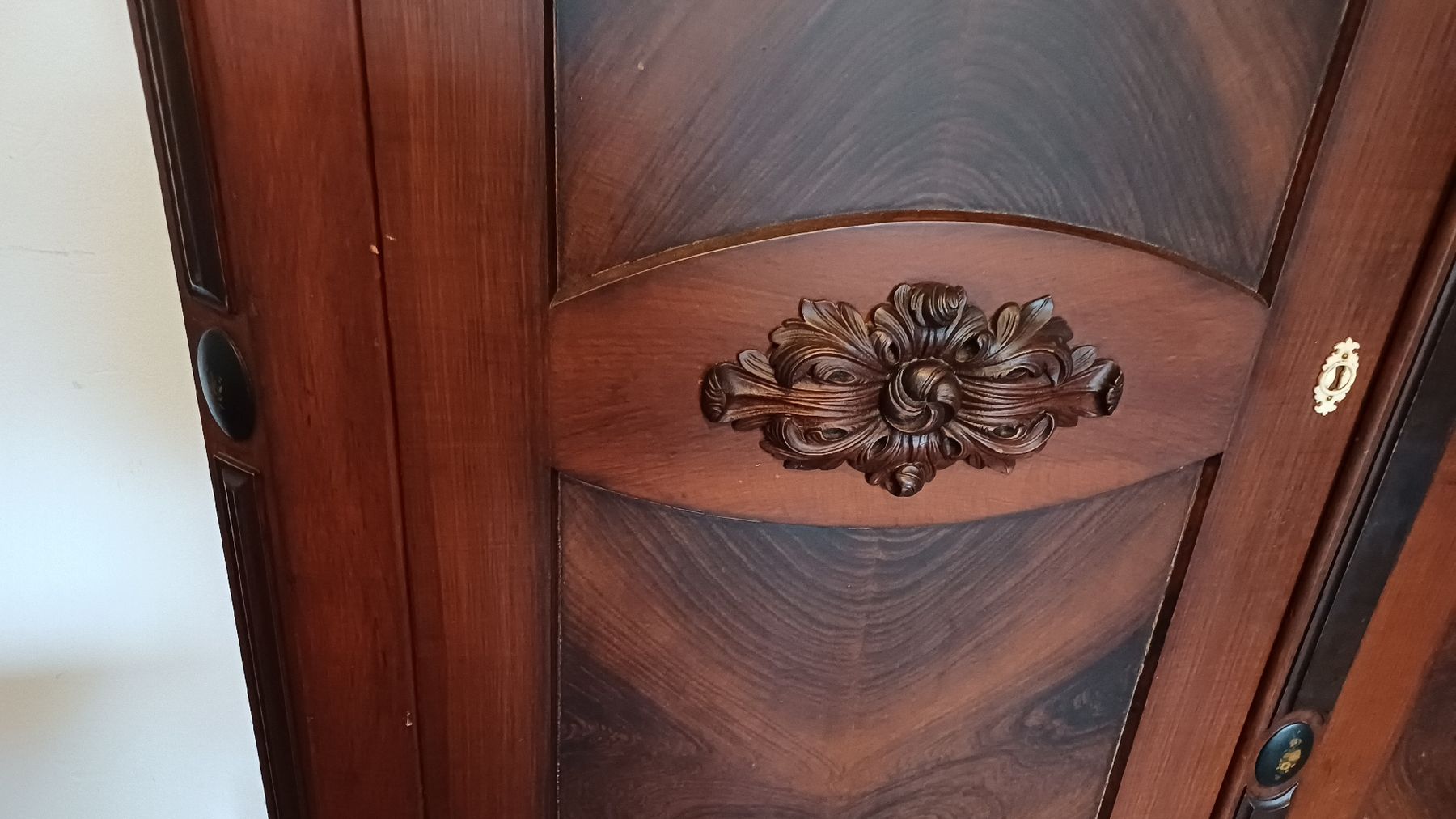 Armadi: Antiker Tannenschrank – Usato da Flawil venduto da Naphtali 9