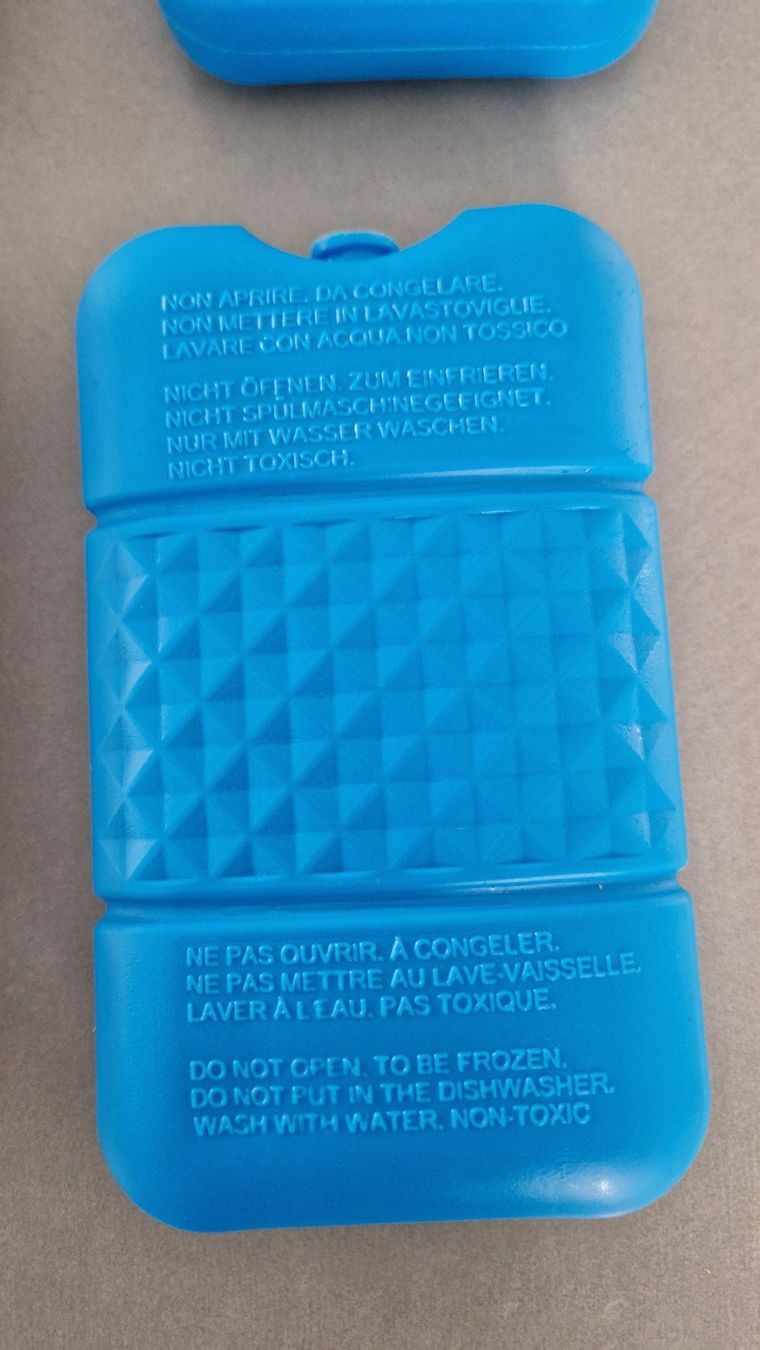 Kühlschränke & Kühlen: Kühlakkus 4Stk. blau/weiss – Gebraucht aus Steinen von Remse2 2