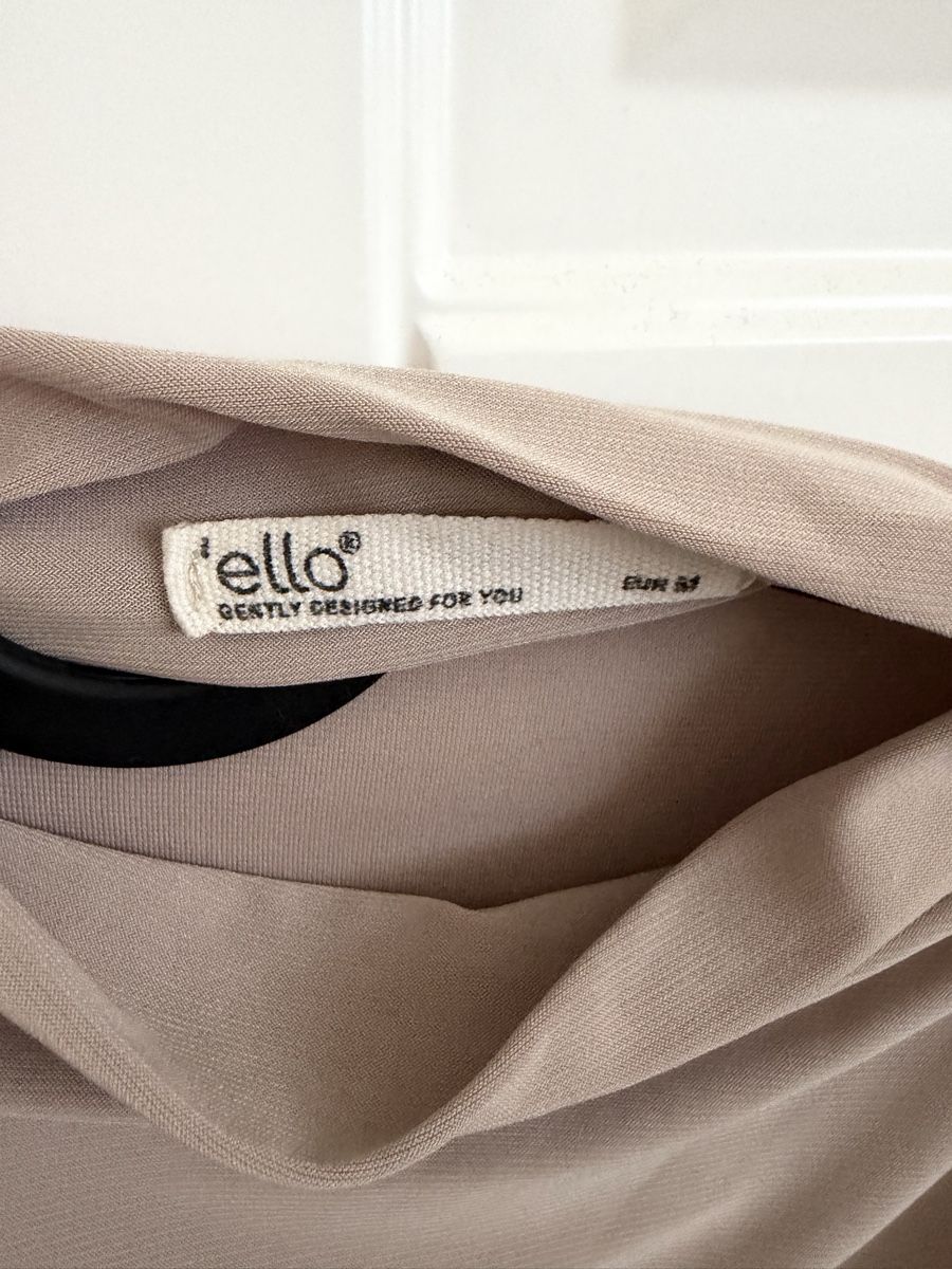 Top: Body 'Ello' beige élégant, taille M – Usato da Monthey venduto da Sevdije.Kololli 2