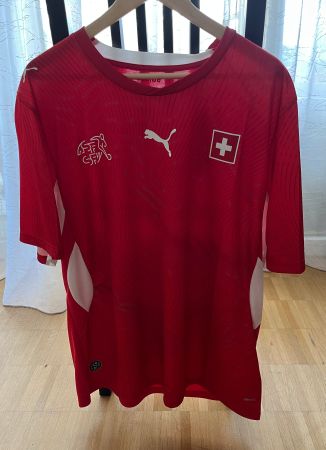 Schweizer Fussballnationalmannschaft Fan Trikot von Puma XL