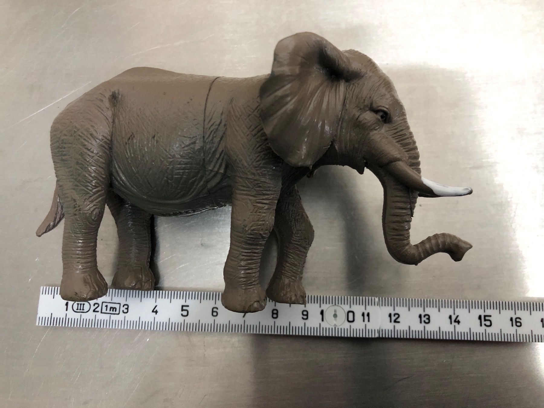 Figuren: Elefant Plastik – Gebraucht aus Eschlikon TG von RamonaSt 6