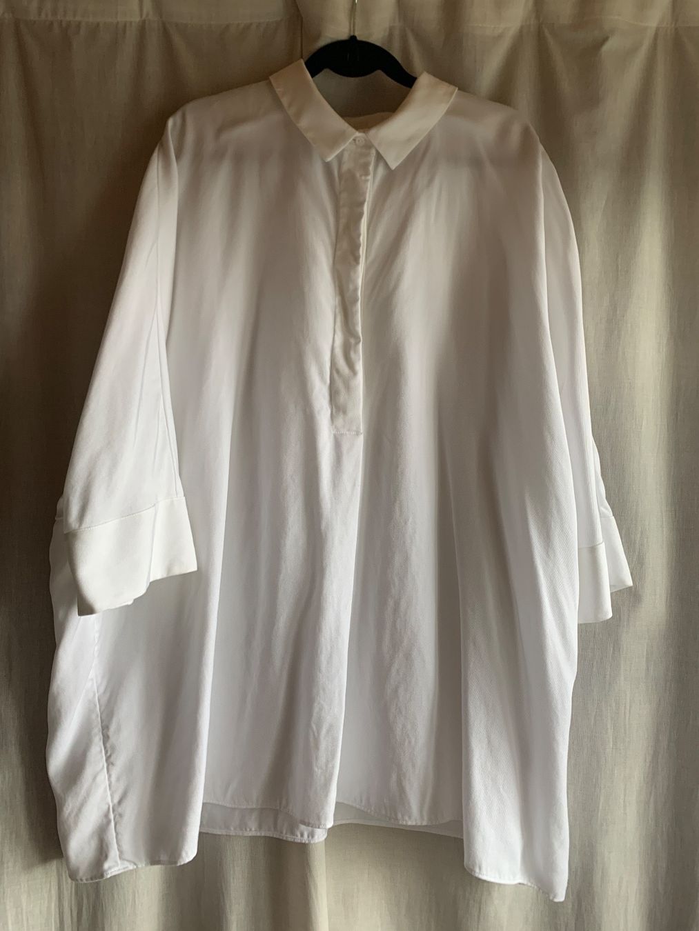 Cos Blusen: COS — Bluse weiss – Gebraucht aus Seon von