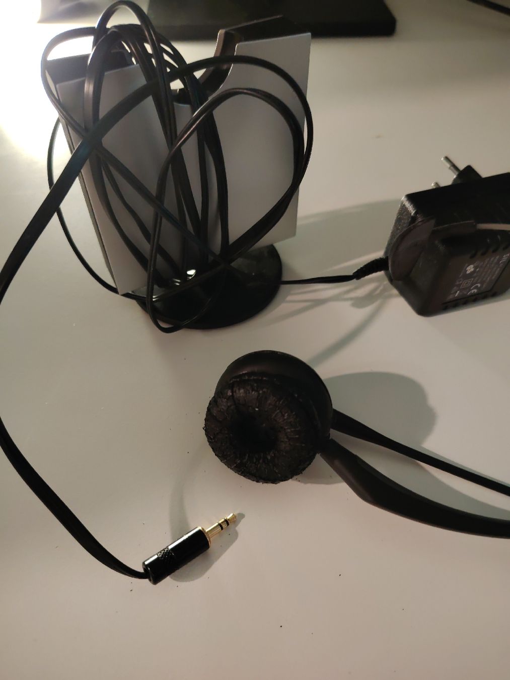 Casques audio: Headset mit Mikrofon und Netzteil gebraucht – D'occasion à Aesch BL par Gebrauchtes_AeschBL 3