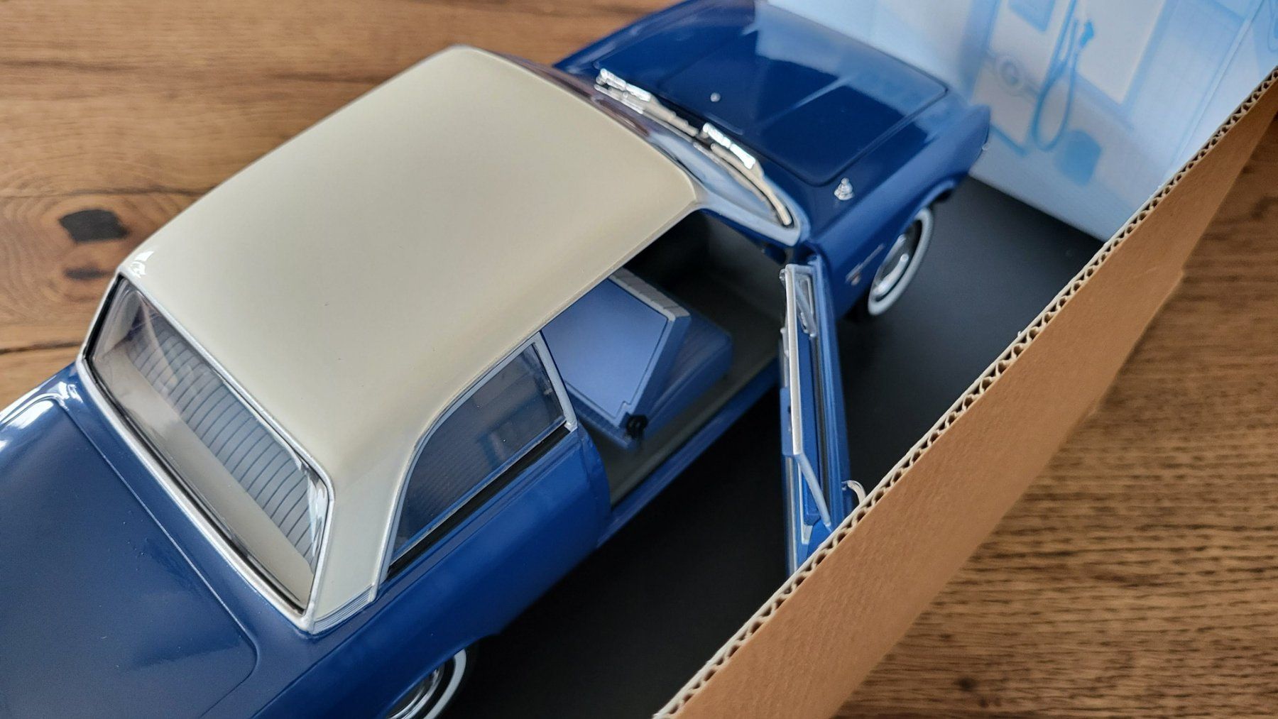 Revell Modellautos: Ford Taunus 17 M 1:18 Revell – Gebraucht aus Rothrist von Juana5 4