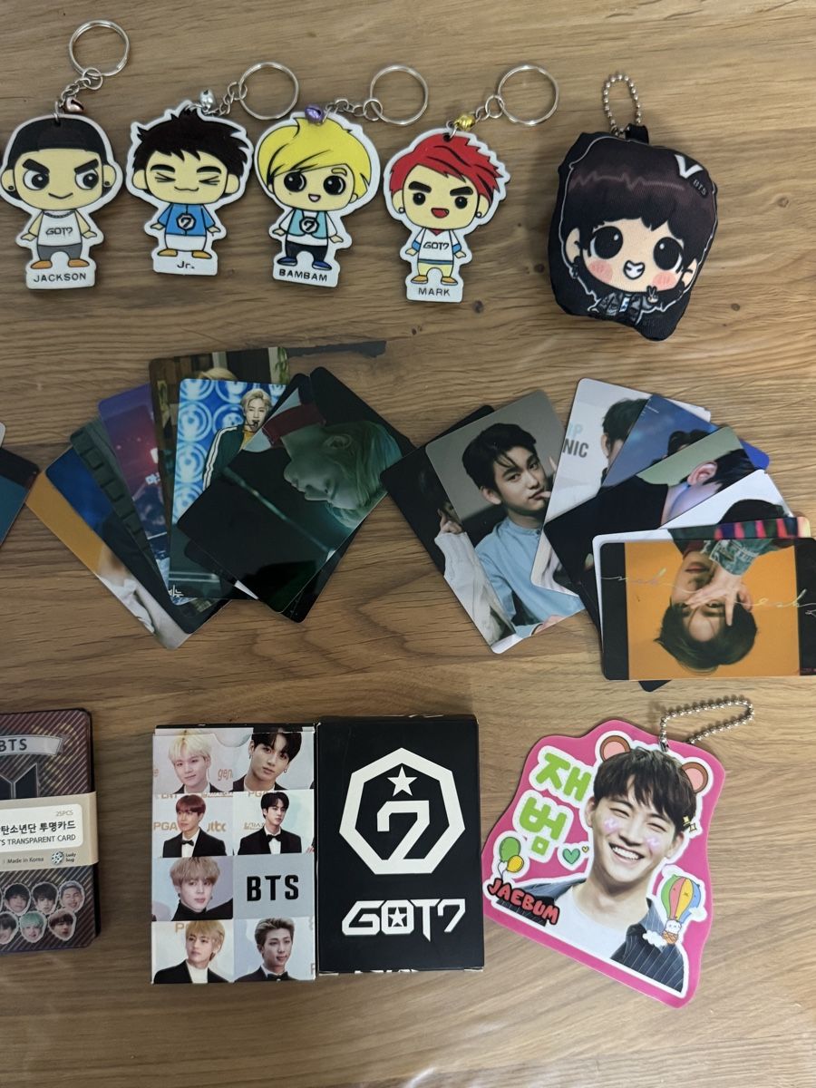 Sammelbilder & Trading cards: K-Pop Merch Bundle GOT7 & BTS  – Gebraucht aus Rümlang von nay_4 2