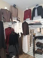 Komplette Ladeneinrichtung / Lamellenwand