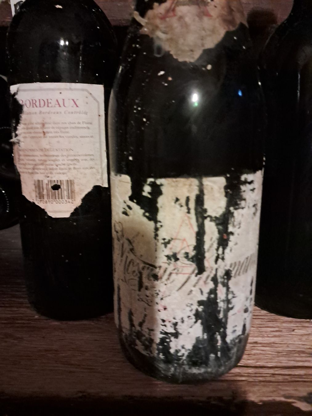 Vino: Lot de 3 bouteilles inconnus – Nuovo e nell'imballaggio originale da Le locle venduto da juliensaran 1