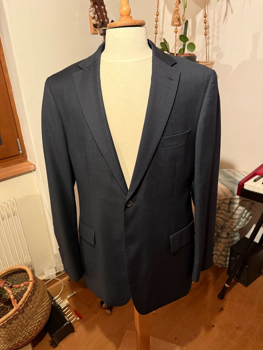 Giacche: Veston bleu 52 Hugo Boss – Usato da Le Cerneux-Veusil venduto da Maraud01