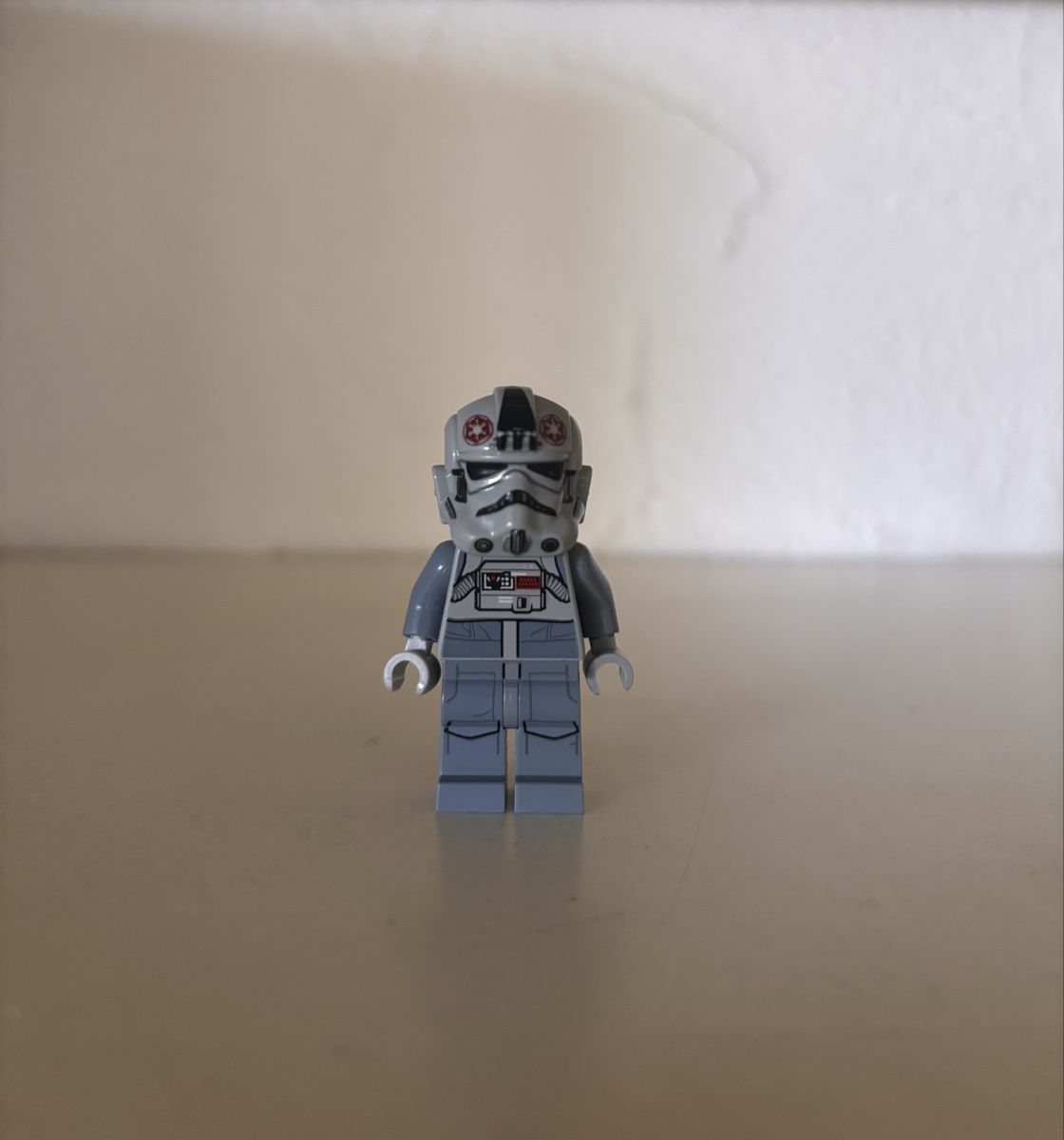 Lego Figuren: AT-AT Driver – Gebraucht aus Sissach von Geopatral
