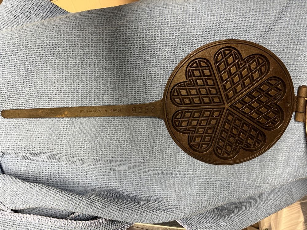 Waffeleisen antik +GF+ Vintage aus Antikschreinerei | Kaufen auf Ricardo