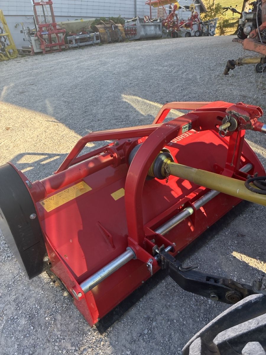 Toutes les machines: Tehnos Mulcher  – D'occasion à Rüschegg Gambach par Yanmar 1